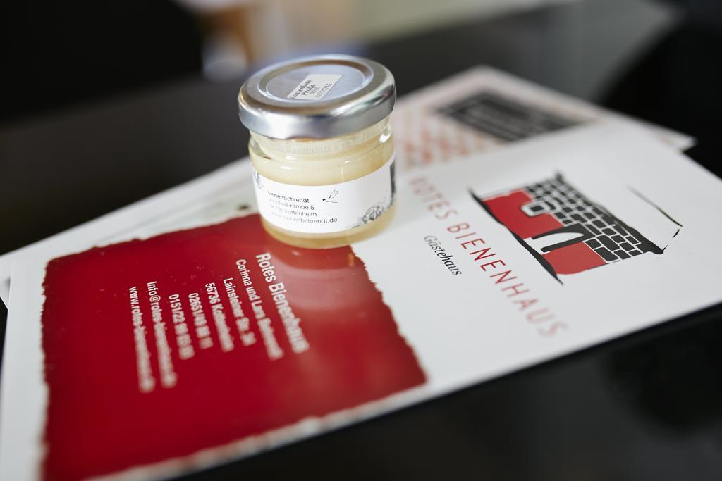 Rotes Bienenhaus Villa Kottenheim Rum bild